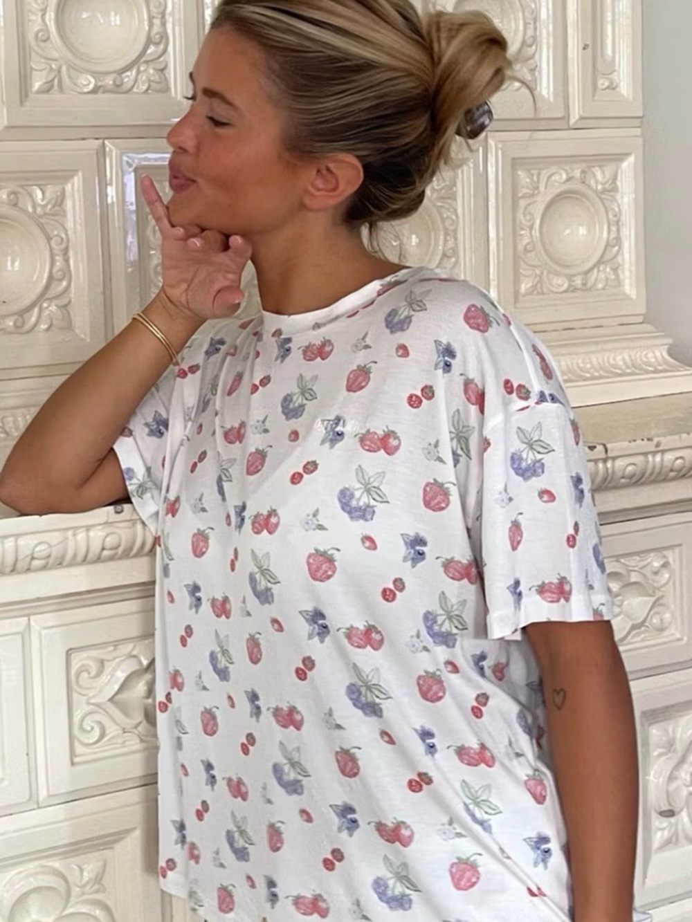 Djerf avenue go slow pajama tee in summer berries sz small